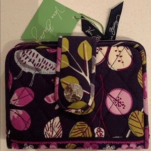 Vera Bradley Snappy Wallet in Floral Nightingale